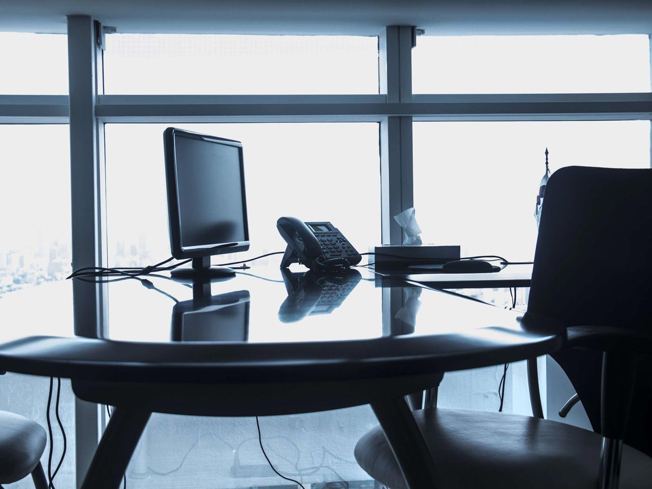 bureau avec ordinateur